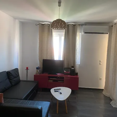 Bright Floor Apartment! Apartment *