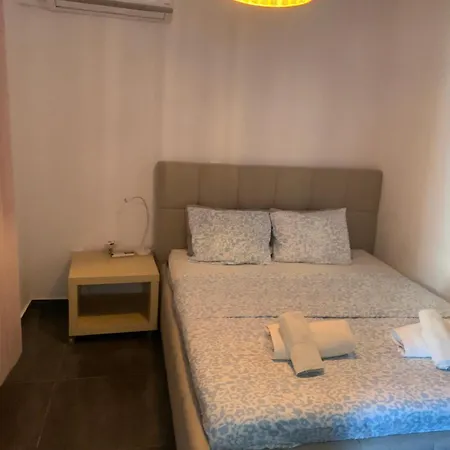 Bright Floor Apartment!
