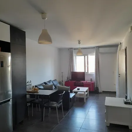 Bright Floor Apartment! Daire Zakintos